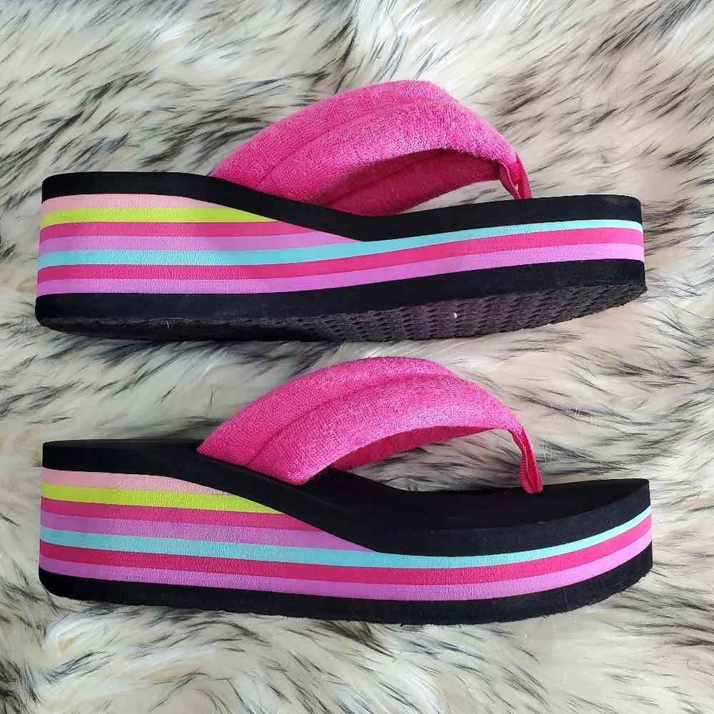 Womens Size 6 Velour Platform Flip Flops